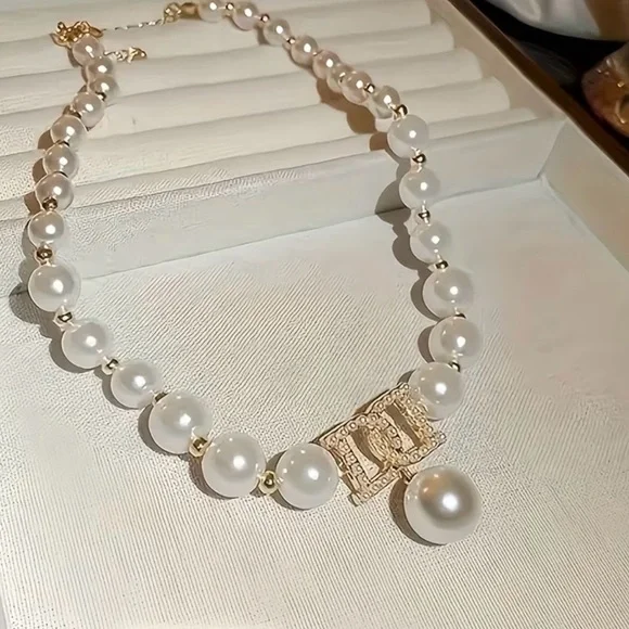 Vintage Pearl and Gold Jewelry Set - Picture 7 of 7